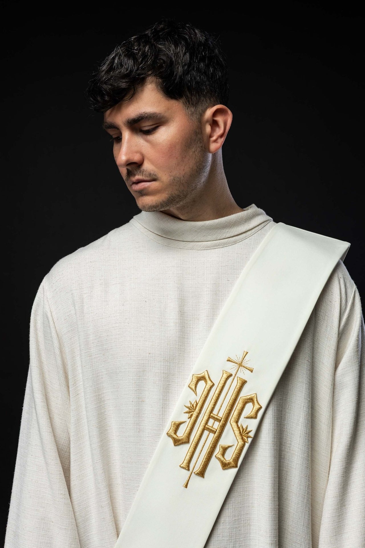 Stuła Diakońska haftowana IHS z Krzyżem