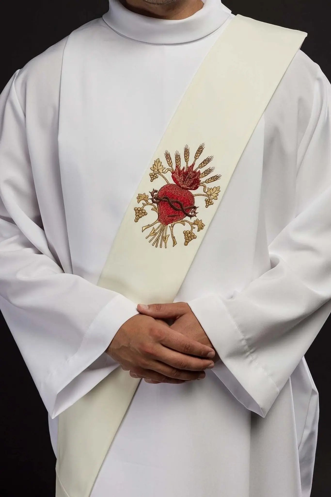 Diaconate stole with embroidery of the Heart of Jesus