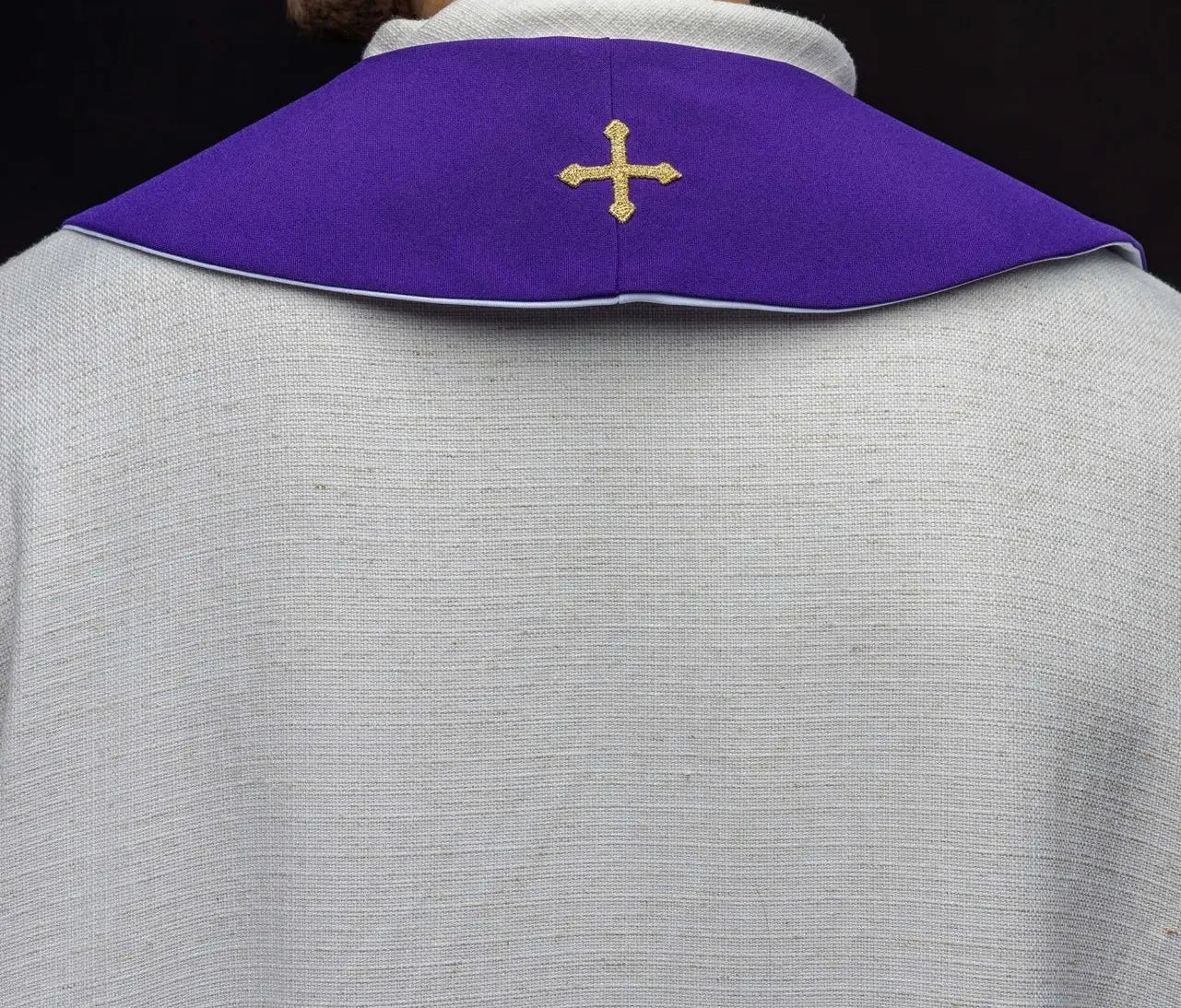 Estola bordada reversible IHS púrpura y blanca