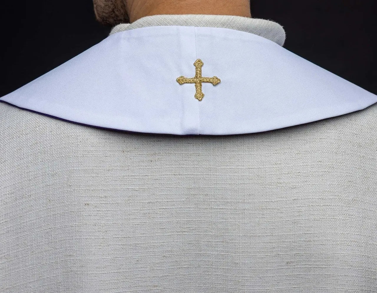 Estola bordada reversible IHS púrpura y blanca