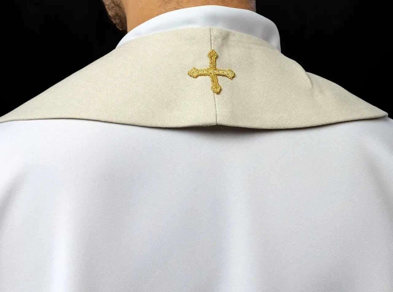 Estola bordada con cruces ecru