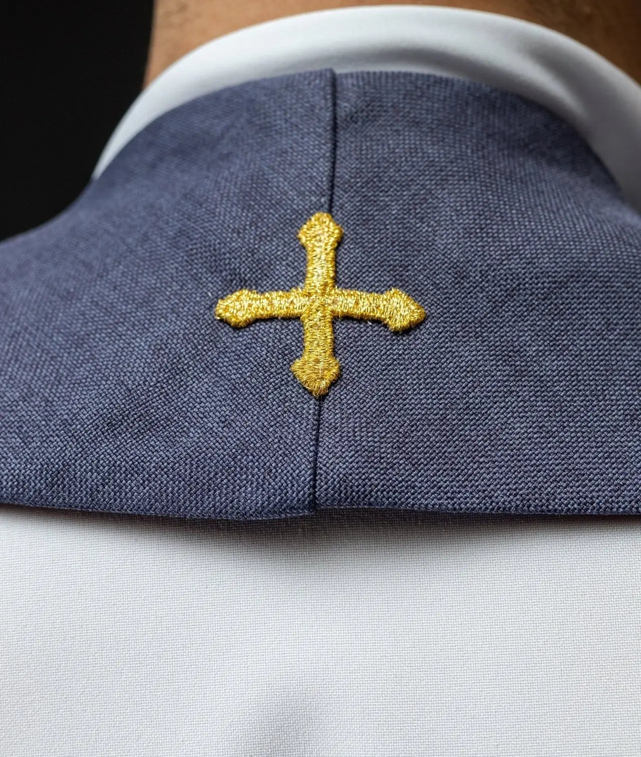 Estola bordada de Adviento con cruces púrpura