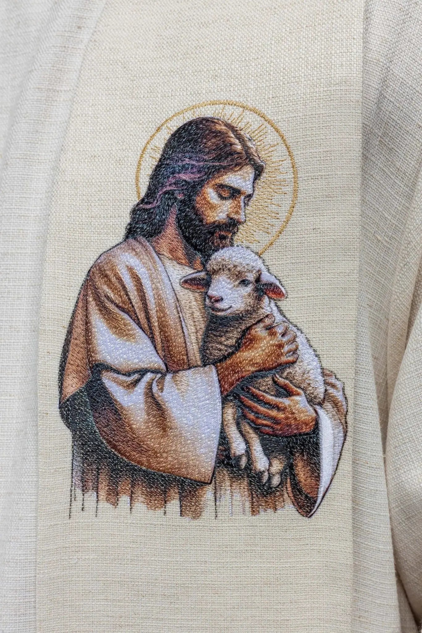 Estola bordada con la imagen de Jesús el Buen Pastor con un cordero