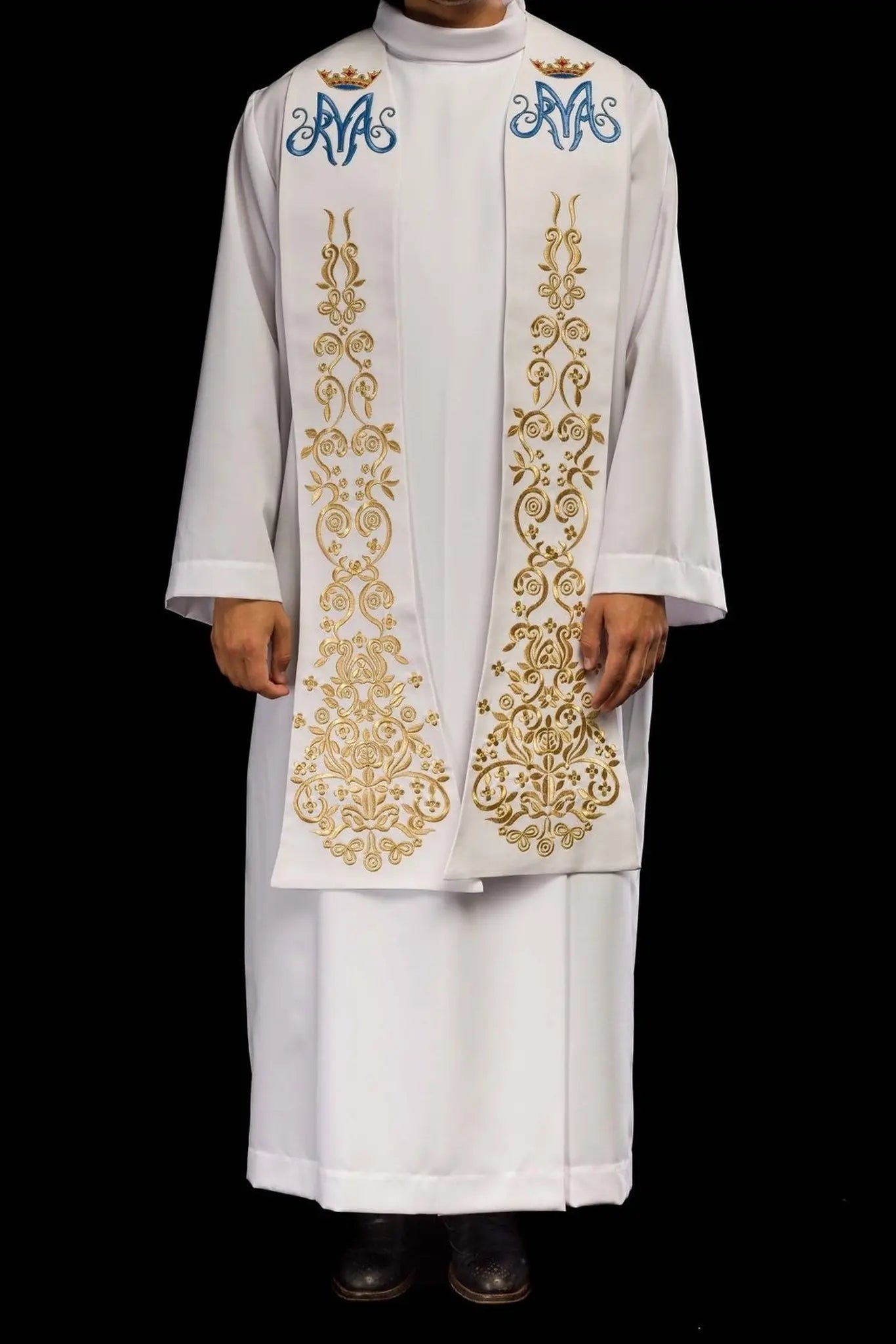 Estola blanca para sacerdote bordada con motivo mariano y corona