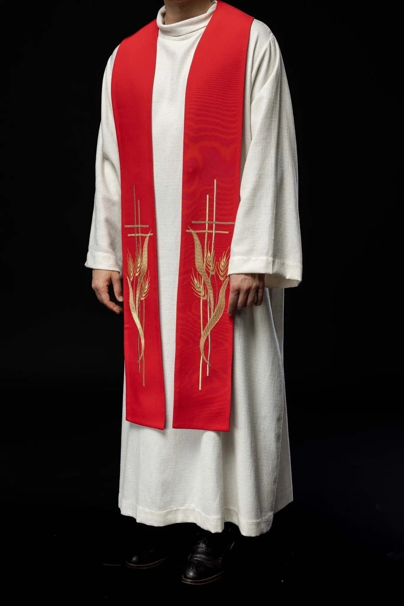 Estola roja bordada para sacerdote