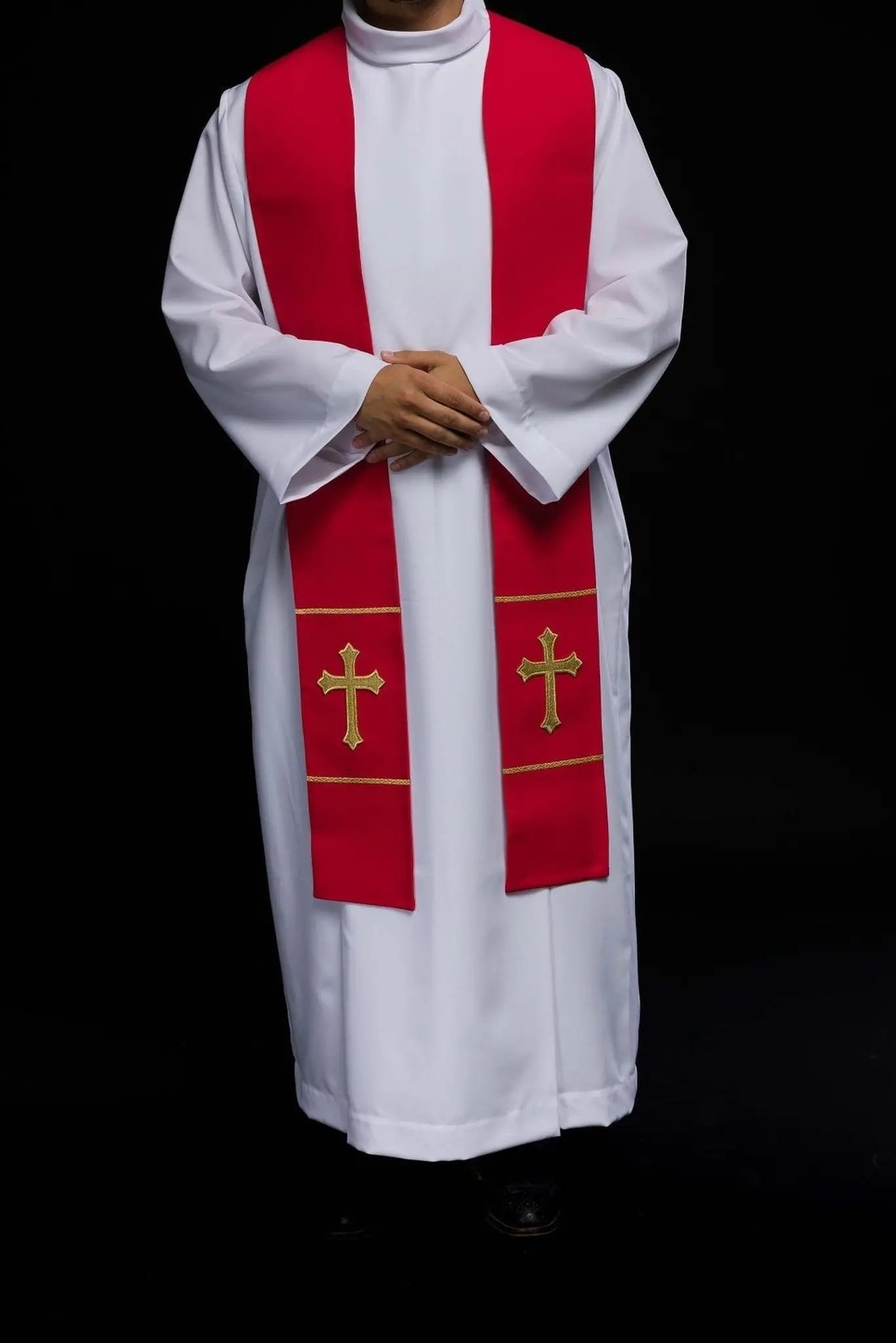 Estola roja bordada con cruz para sacerdote