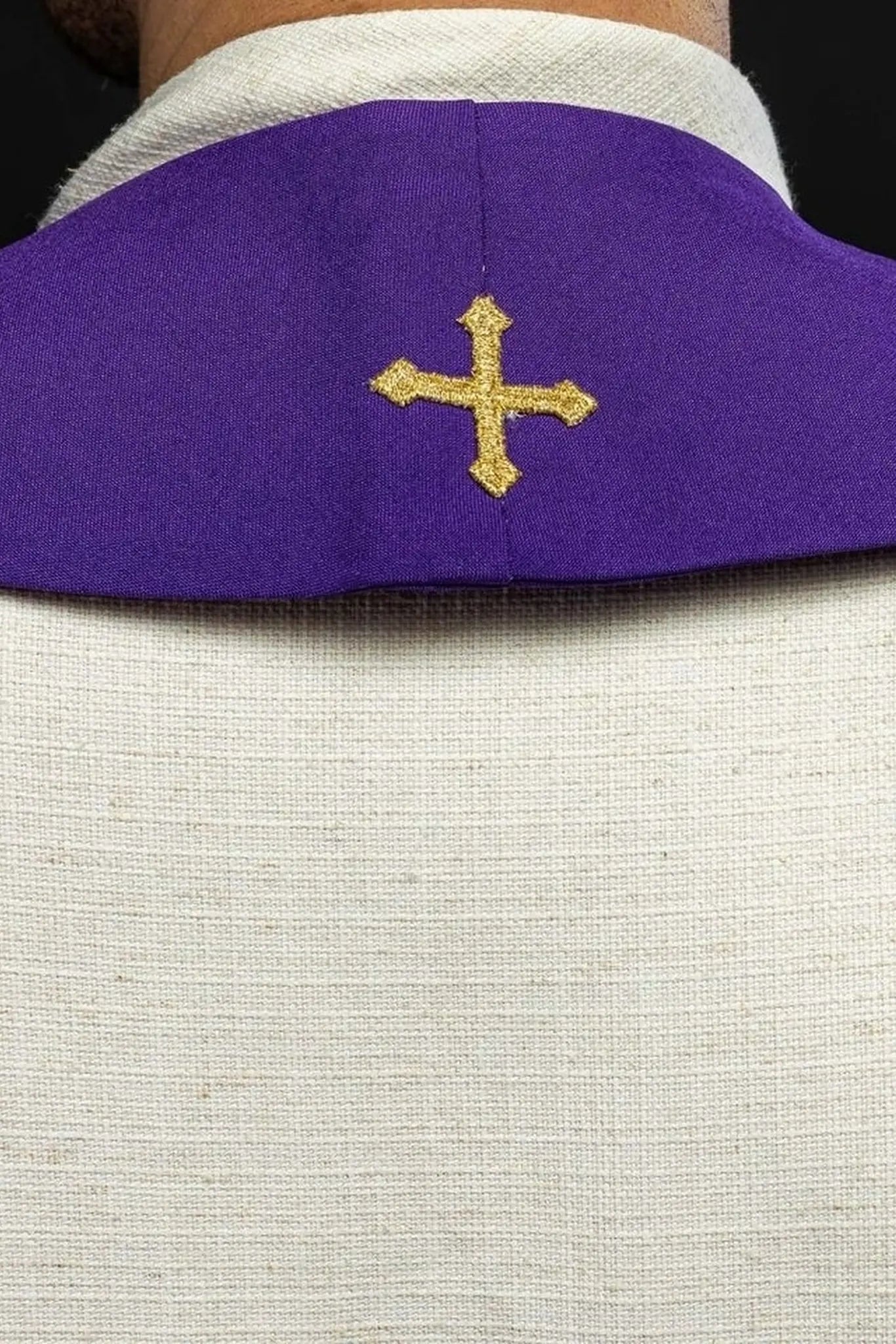 Estola bordada para sacerdote IHS púrpura