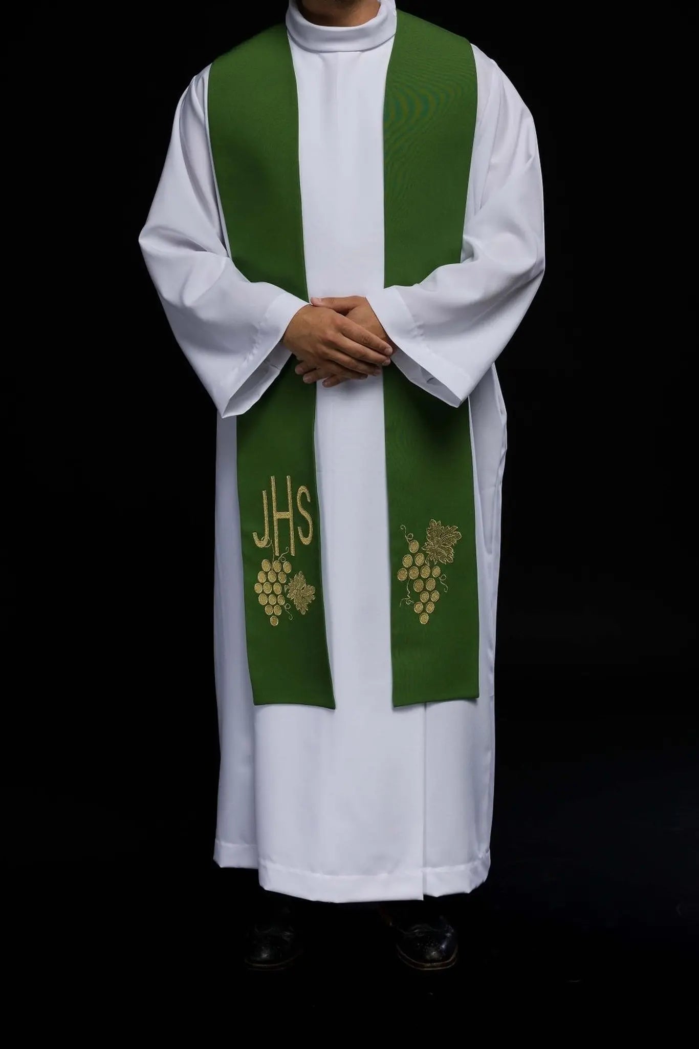 Estola de sacerdote verde bordada con IHS y uvas