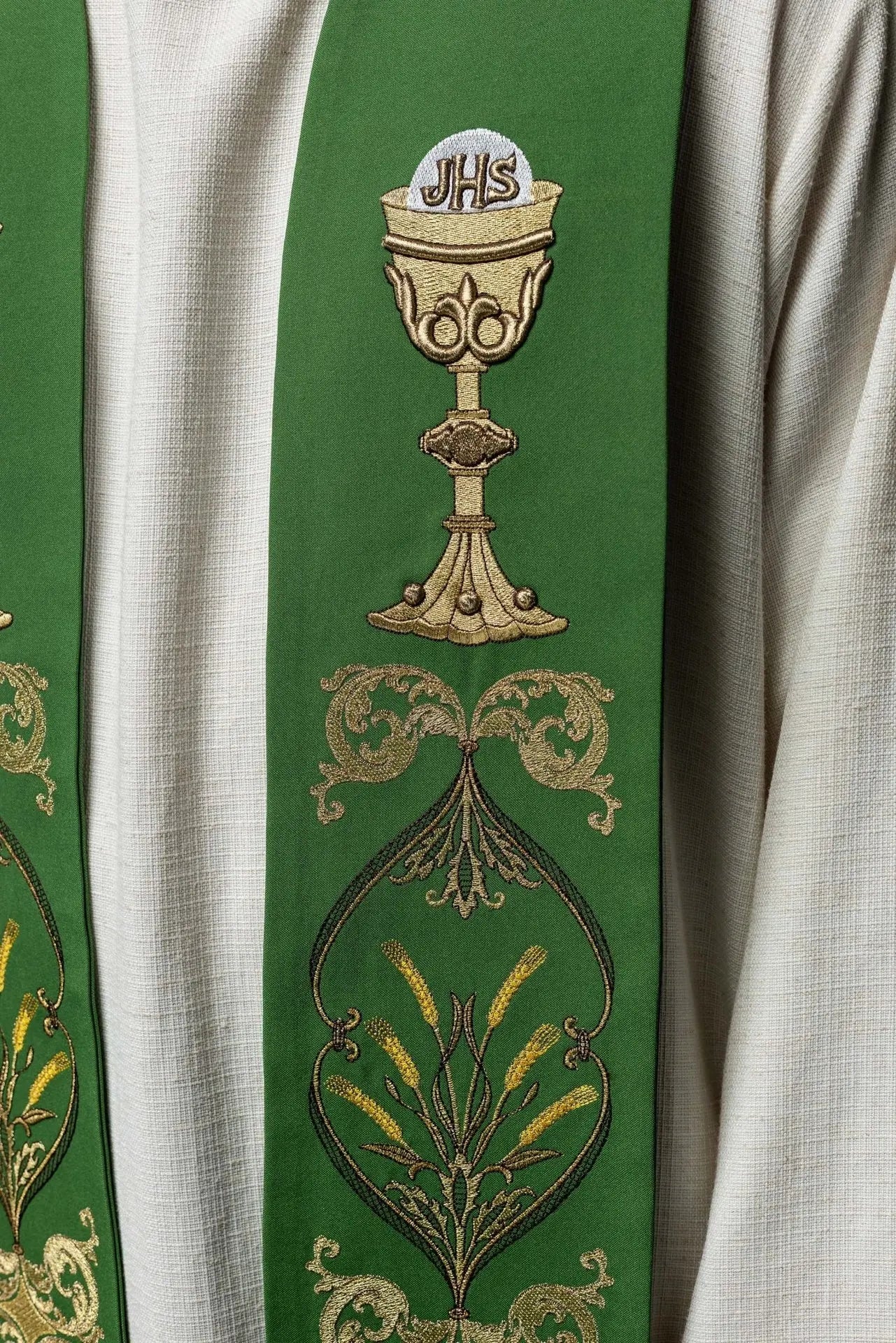 Estola verde para sacerdote IHS cáliz