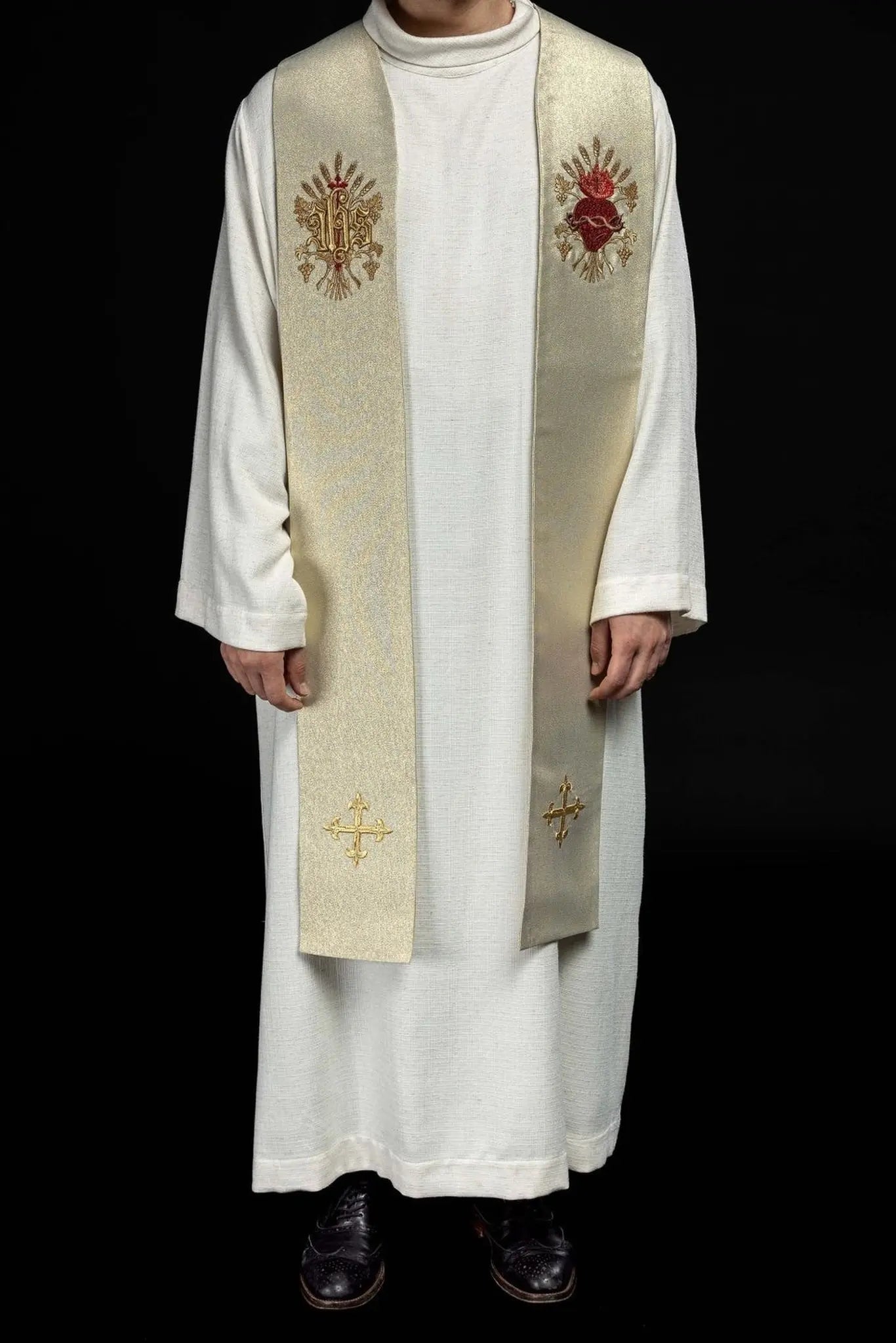 Estola de sacerdote bordada en oro