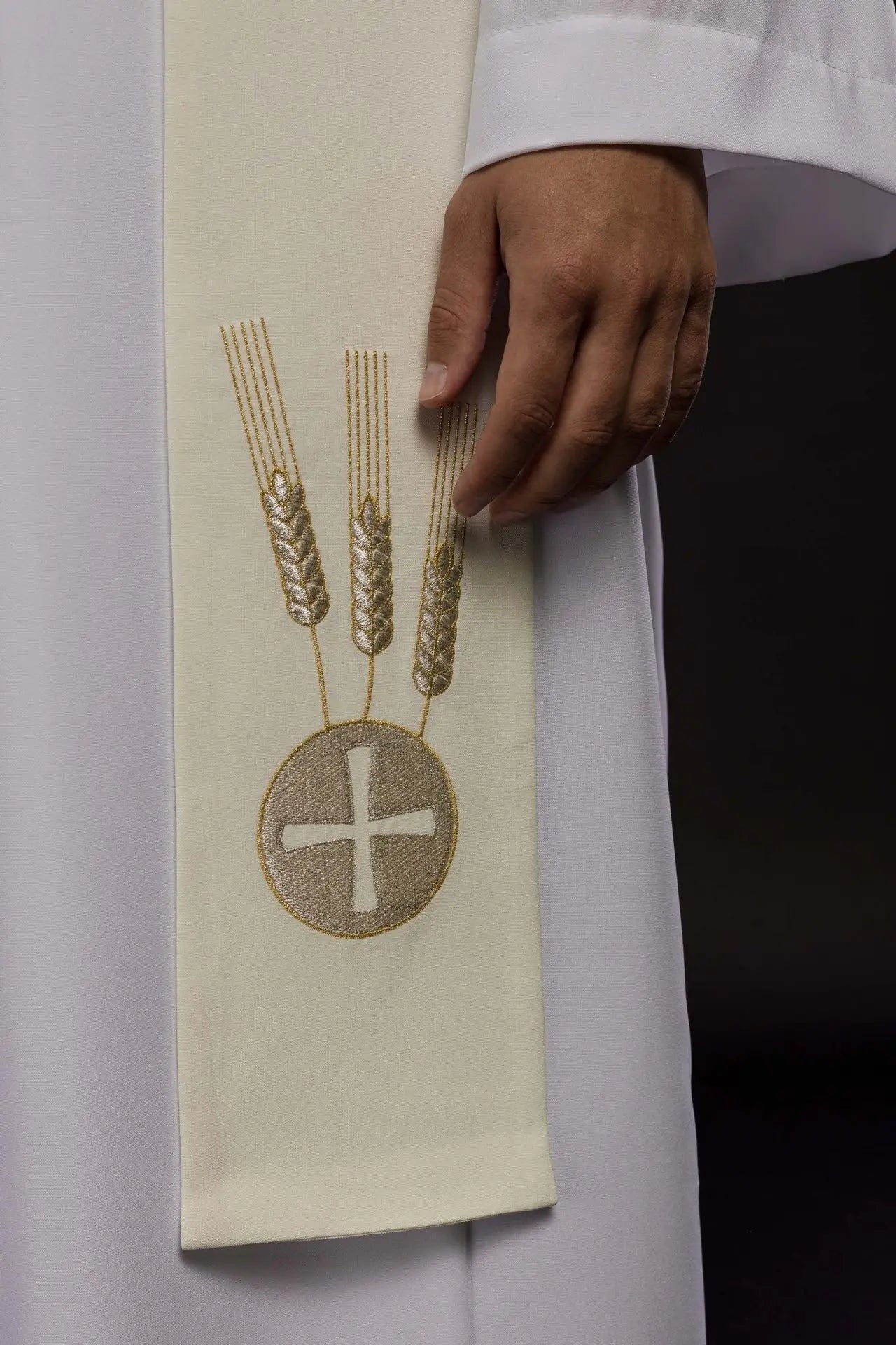 Estola de cáliz, espinas y uvas en ecru
