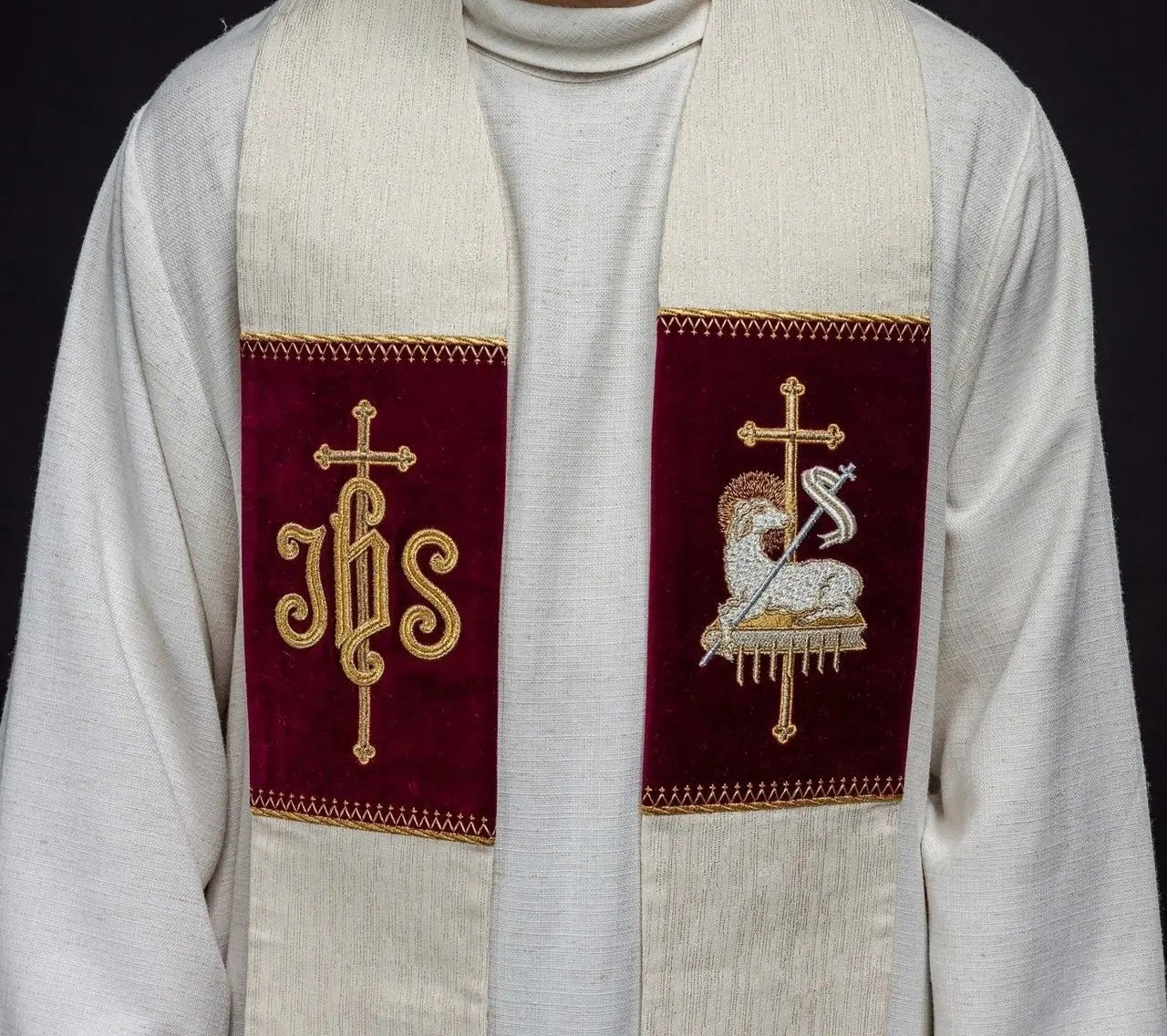 Estola con Cordero de Dios Bordado y Símbolo JHS