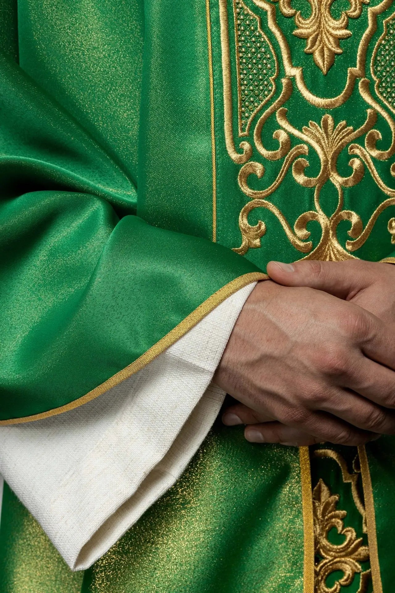 Green chasuble richly embroidered lustre