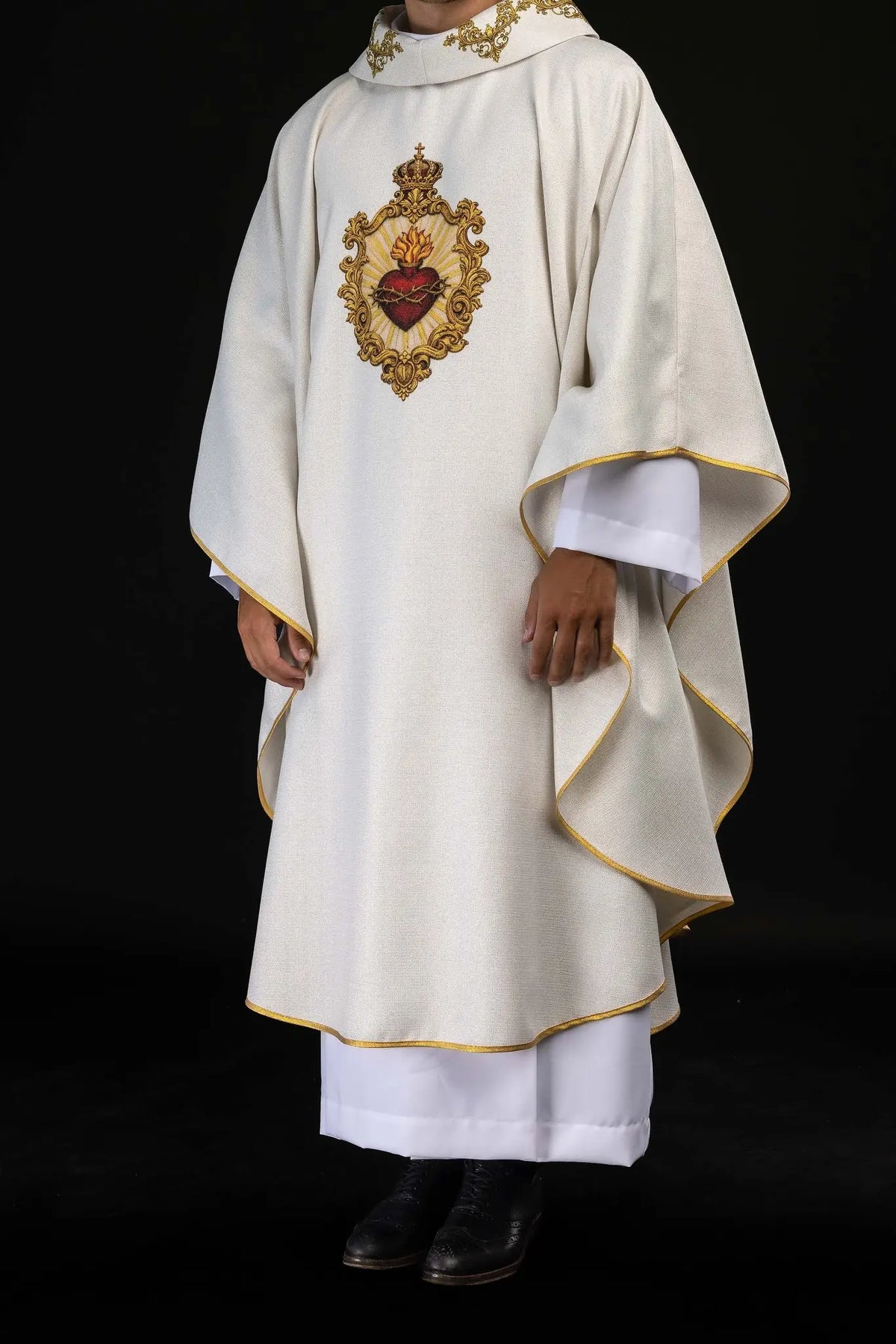 Ecru Chasuble for Christmas and Easter with the Sacred Heart of Jesus, front view