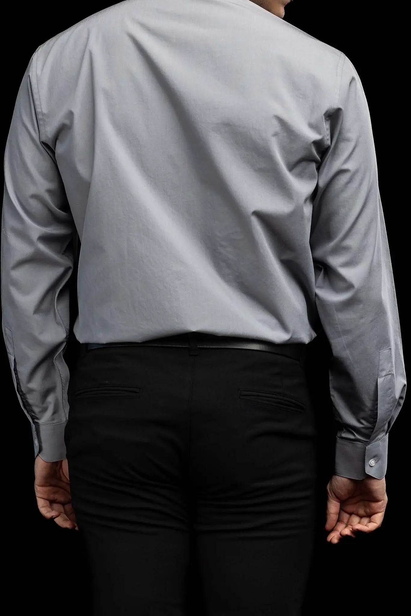 Camisa Clerical Romana Gris Claro de Manga Larga con Solapa de Cuello