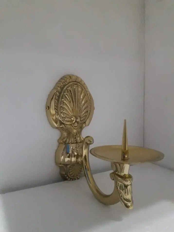 Candelabro de Pared de Latón Zaqueo con Motivo de Concha