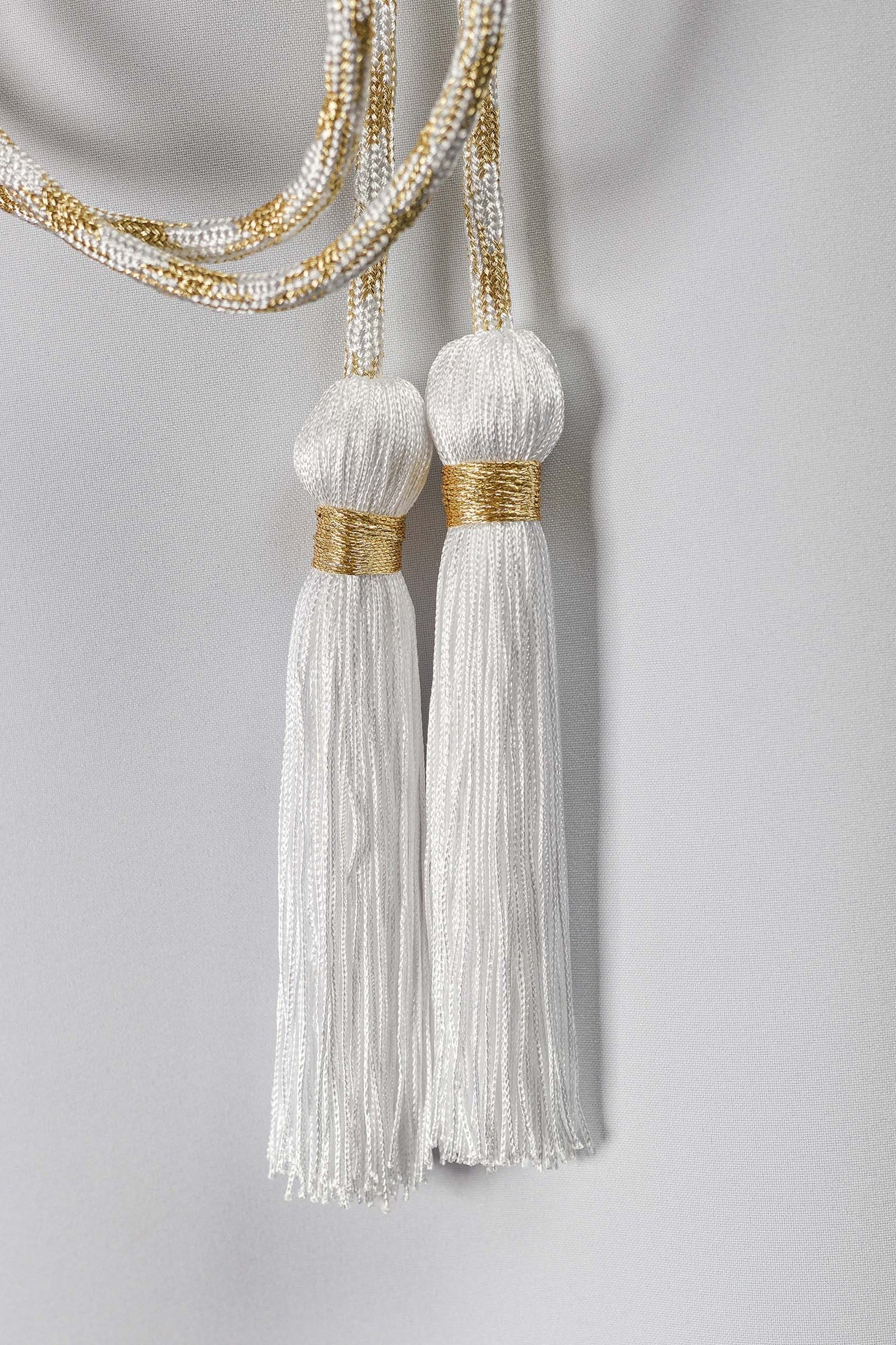 Cingulum litúrgico blanco-dorado