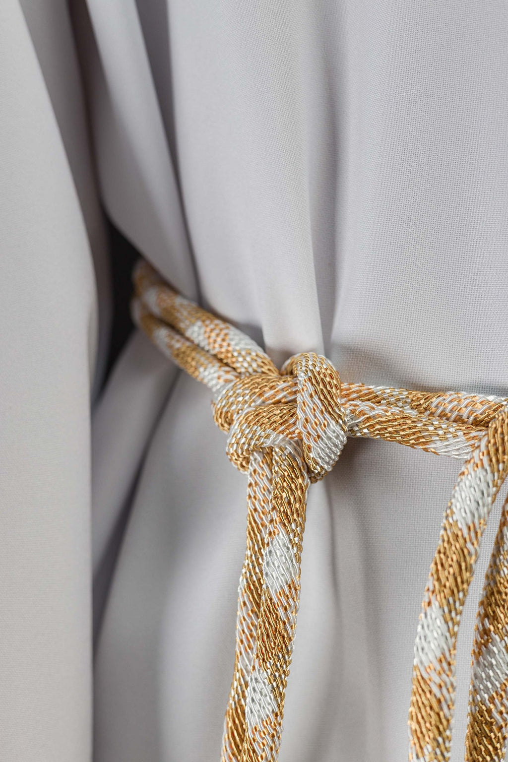 Cingulum litúrgico blanco-dorado premium