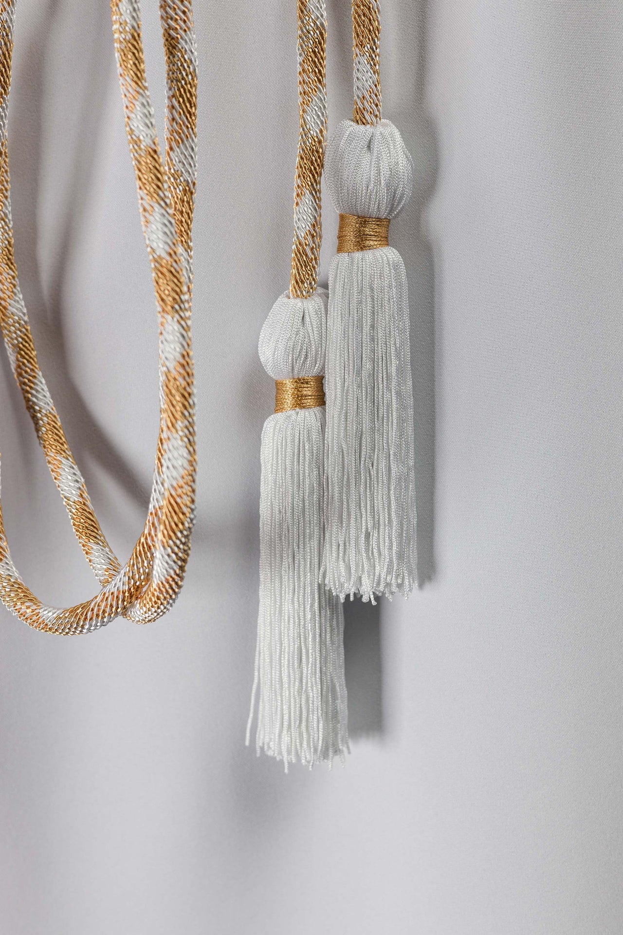 Cingulum litúrgico blanco-dorado premium