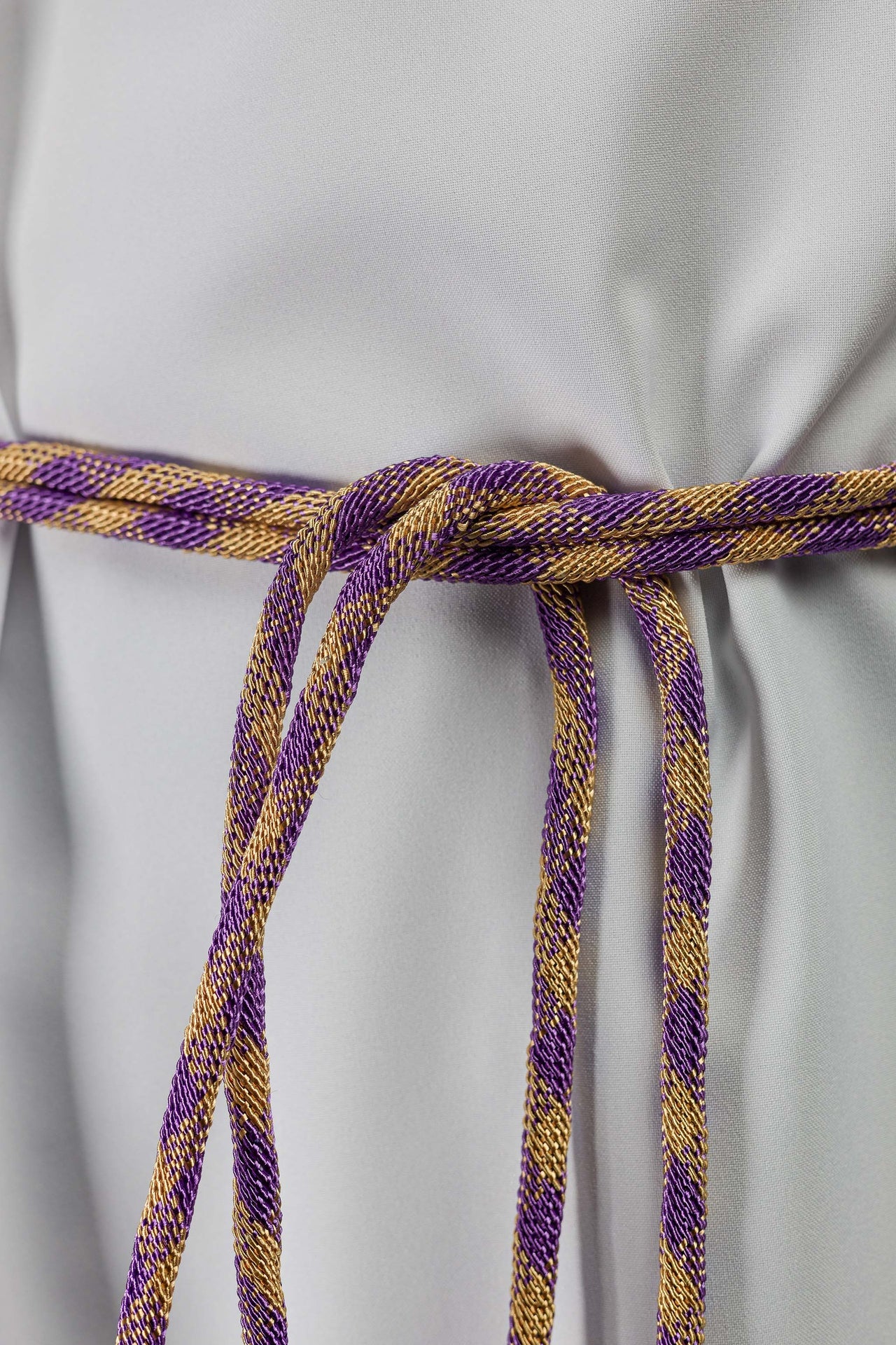 Cingulum litúrgico púrpura y dorado premium