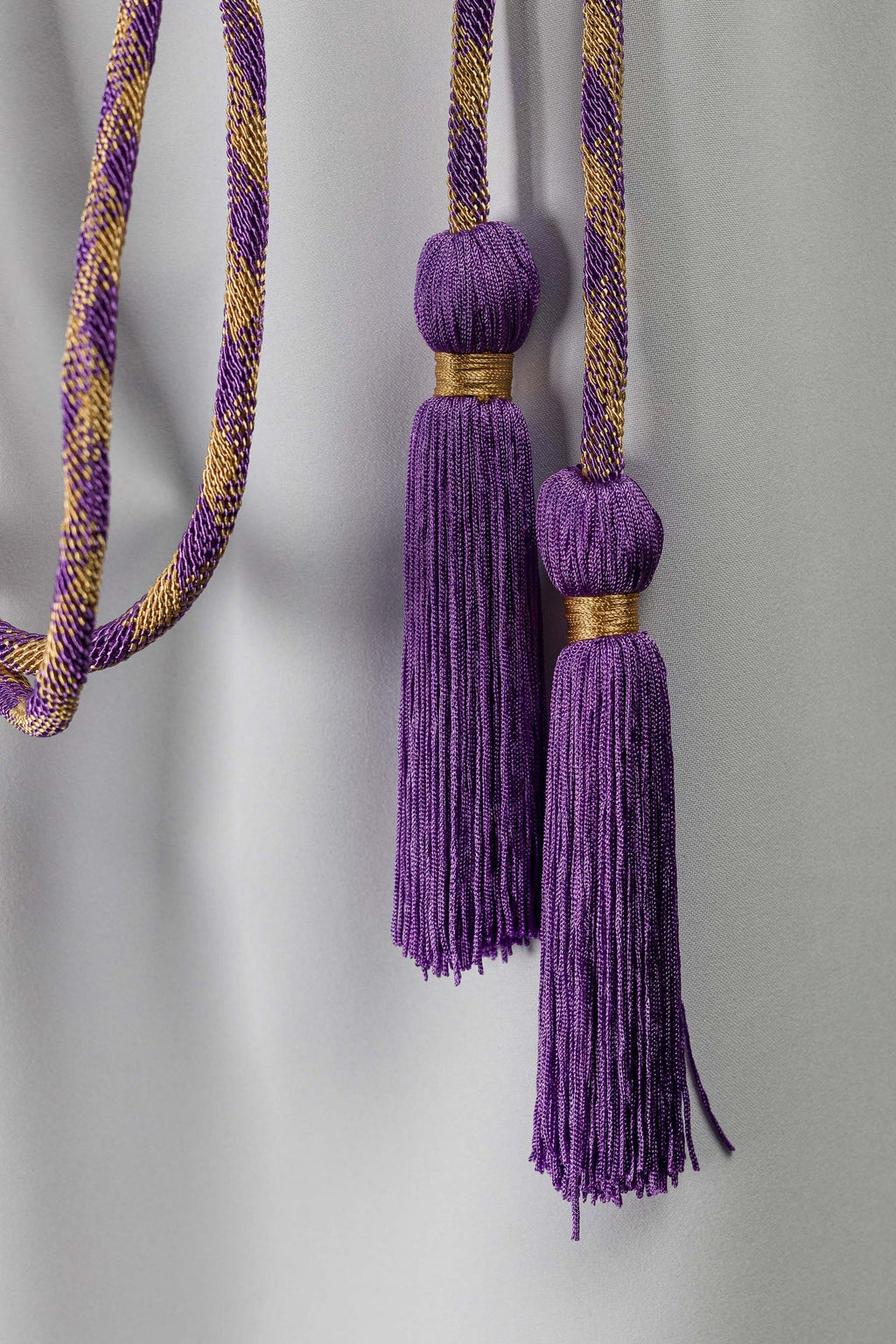 Cingulum litúrgico púrpura y dorado premium