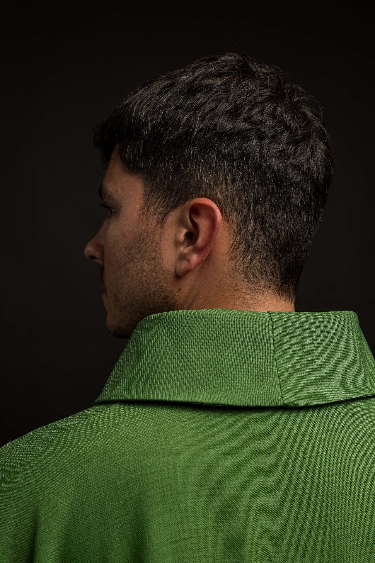 Ornat z haftowanymi Krzyżami w kolorze zielonym - ORNATY.PL