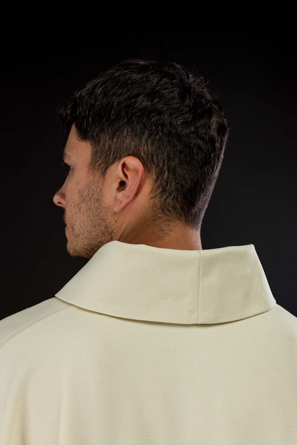 Ornat z haftowanymi złotymi krzyżami - ORNATY.PL