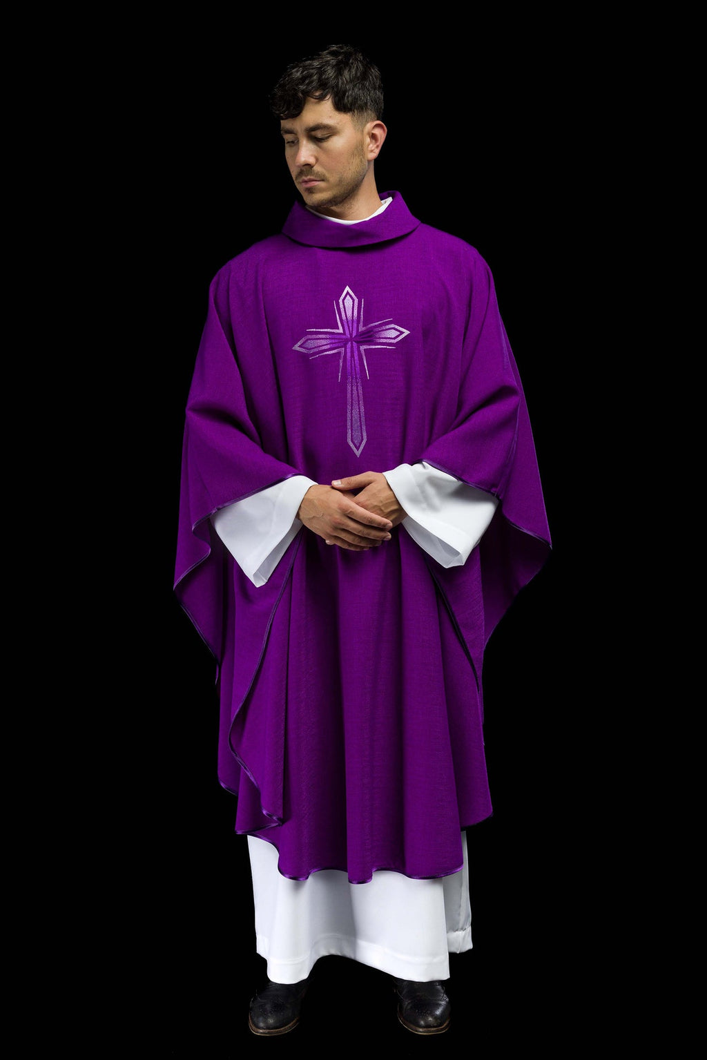 Ornat haftowany w kolorze fioletowym - ORNATY.PL