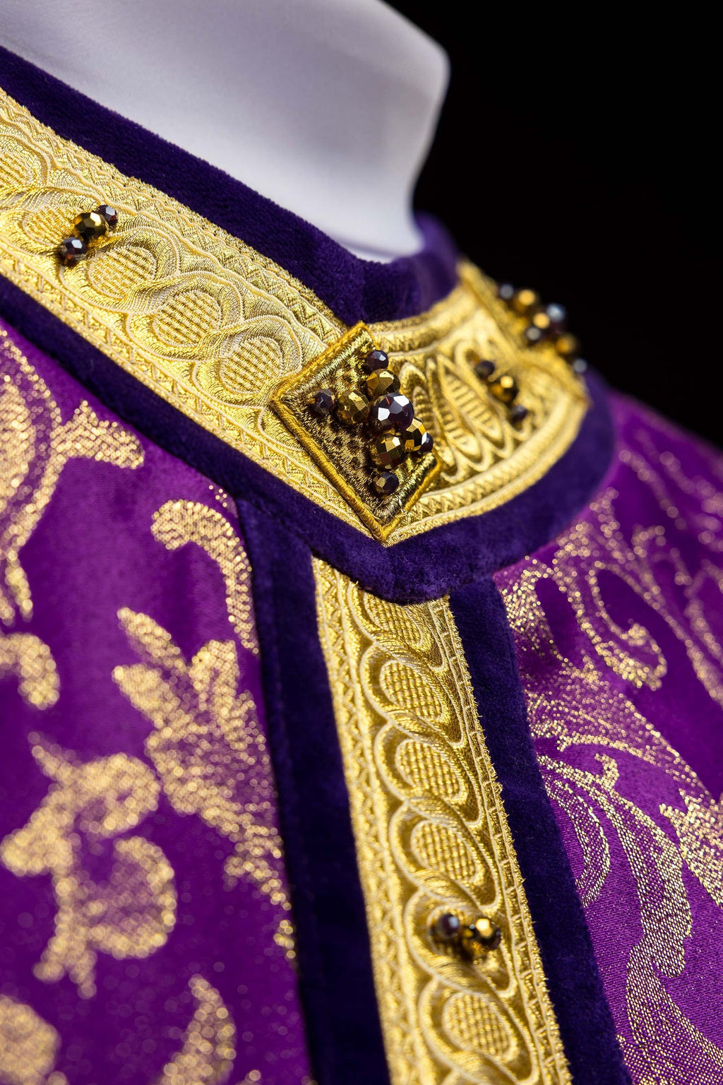 Ornamento hecho a mano con piedras naturales Handmade 7003