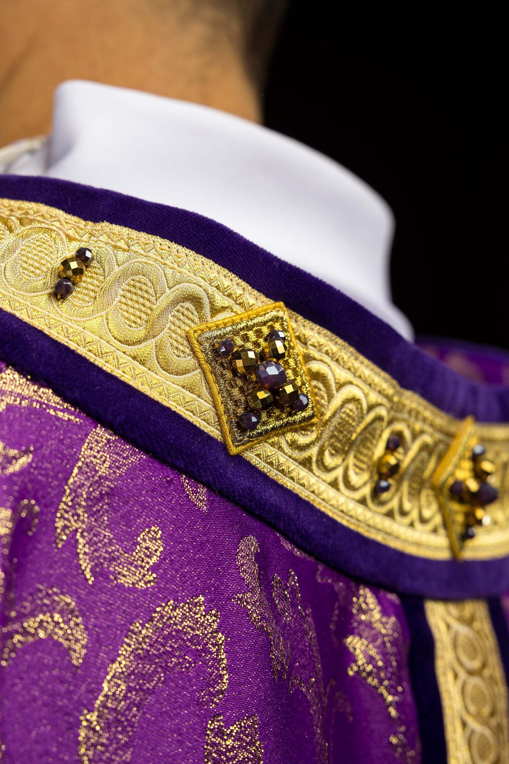 Ornamento hecho a mano con piedras naturales Handmade 7003