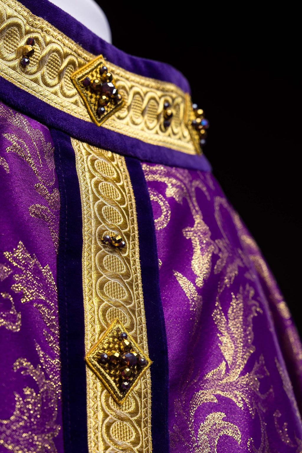 Ornamento hecho a mano con piedras naturales Handmade 7003