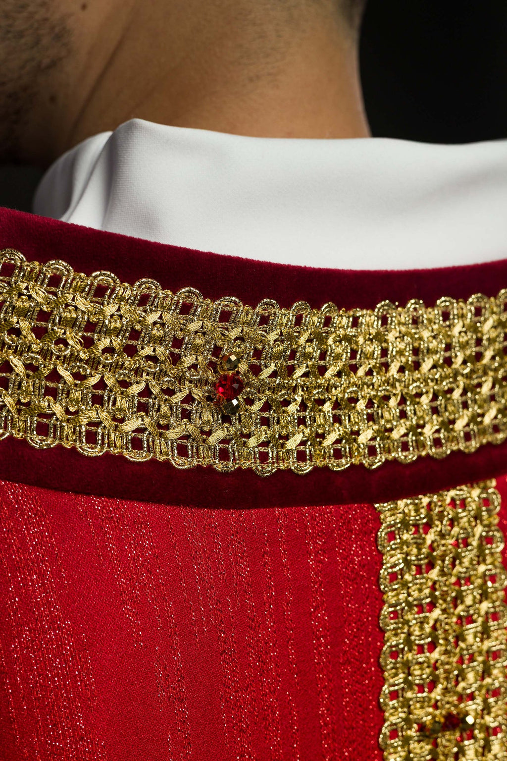 Ręcznie wykonany ornat z naturalnymi kamieniami Handmade 7015 Czerwony - ORNATY.PL