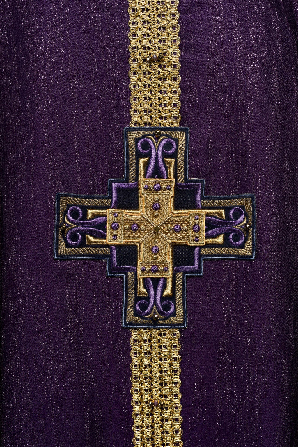 Ręcznie wykonany ornat z naturalnymi kamieniami Handmade 7015 Fioletowy - ORNATY.PL