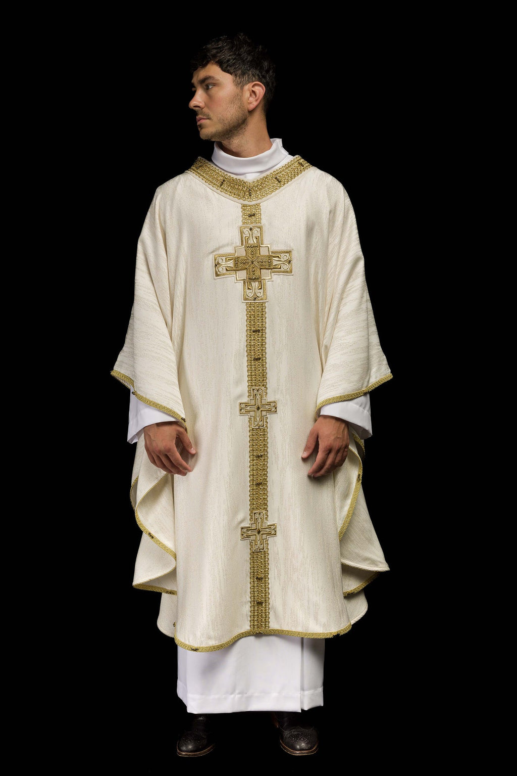 Ręcznie wykonany ornat z naturalnymi kamieniami Handmade 7015 Ecru - ORNATY.PL