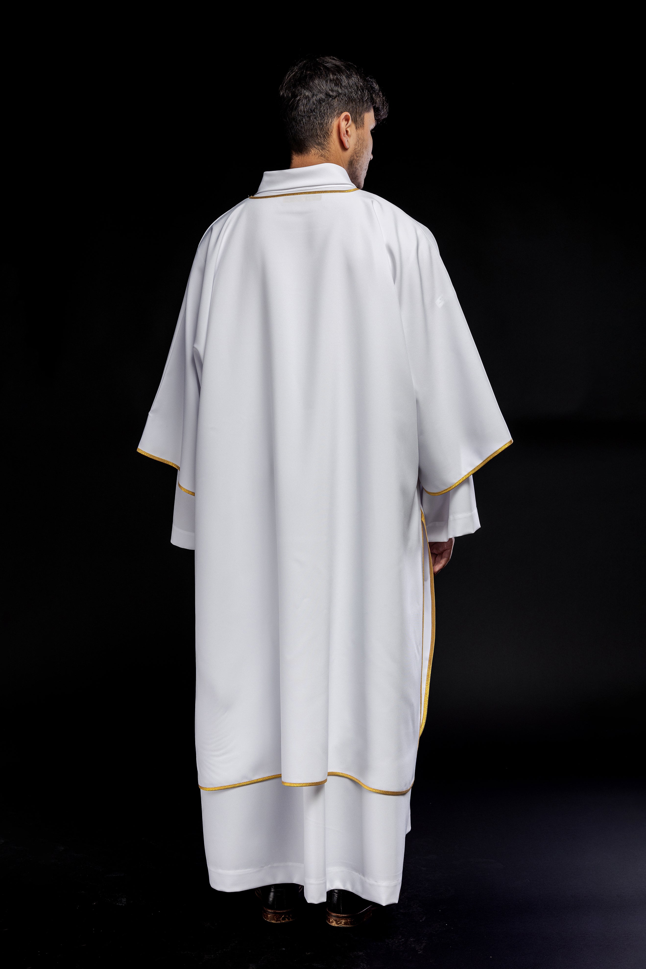 Dalmáticas lisas con ribete dorado blanco