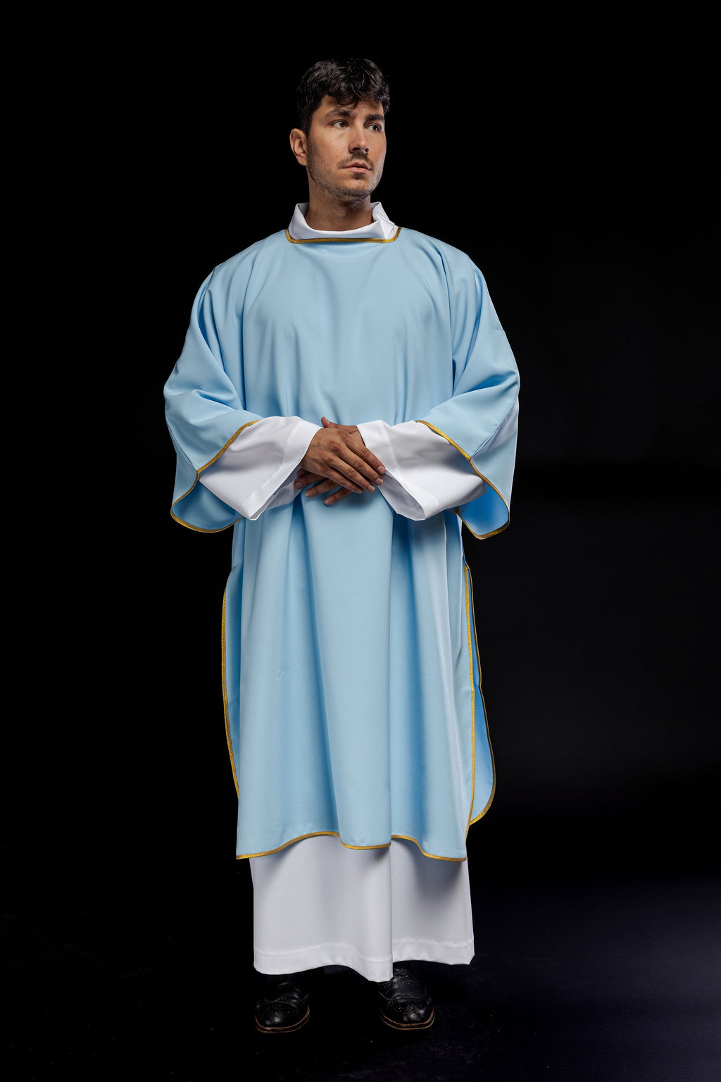 Dalmáticas lisas con ribete dorado azul