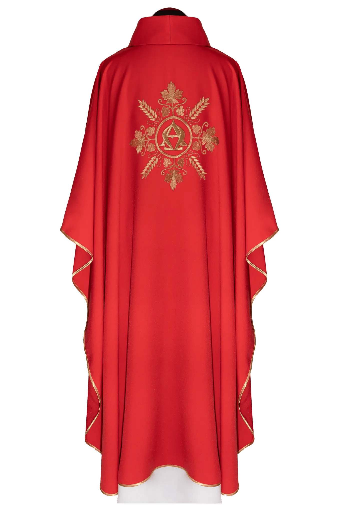 Casulla roja bordada con los símbolos Alfa y Omega y espigas de trigo