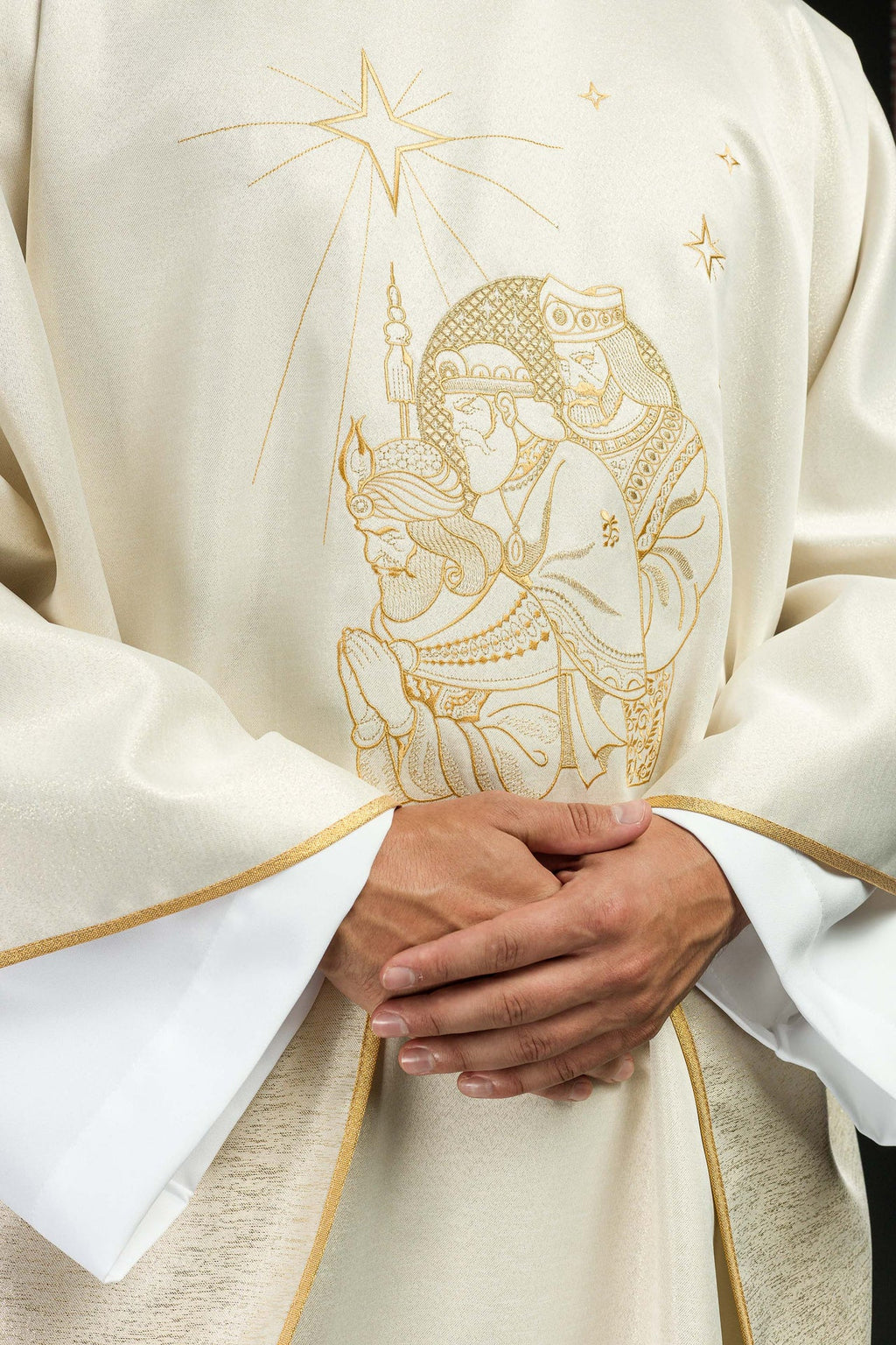 Ornat błyszczący z złotym haftem i wizerunkiem Trzech Króli - ORNATY.PL