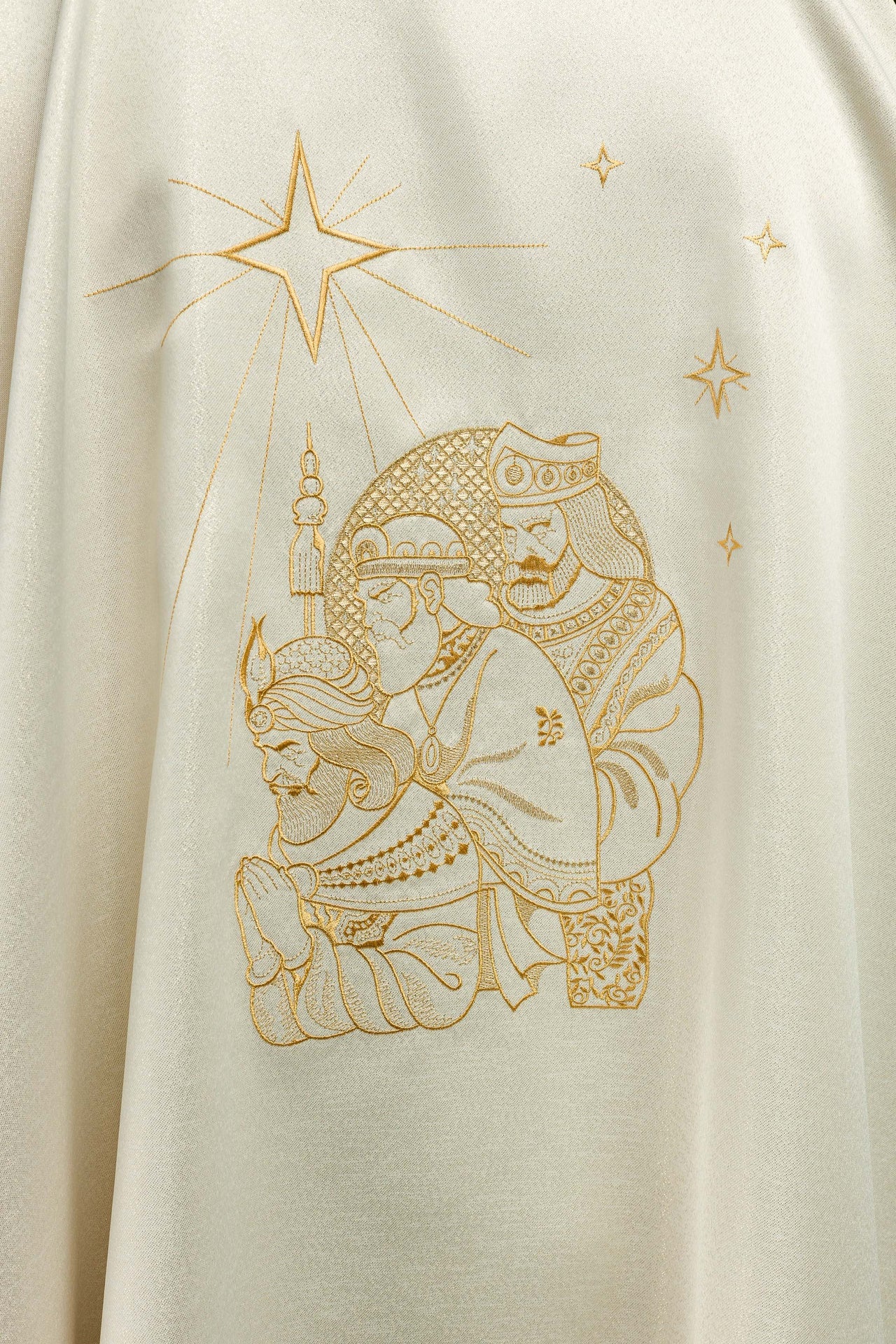 Ornat błyszczący z złotym haftem i wizerunkiem Trzech Króli - ORNATY.PL