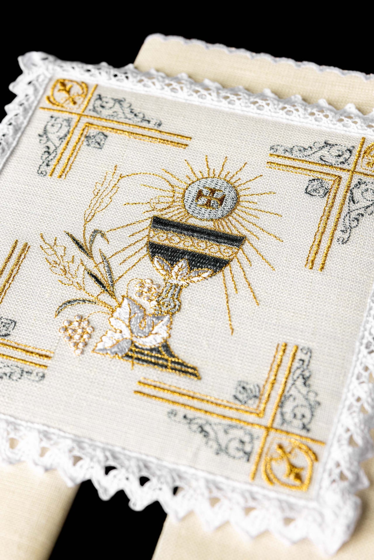 Bielizna kielichowa lniana haftowana Kielich - ORNATY.PL