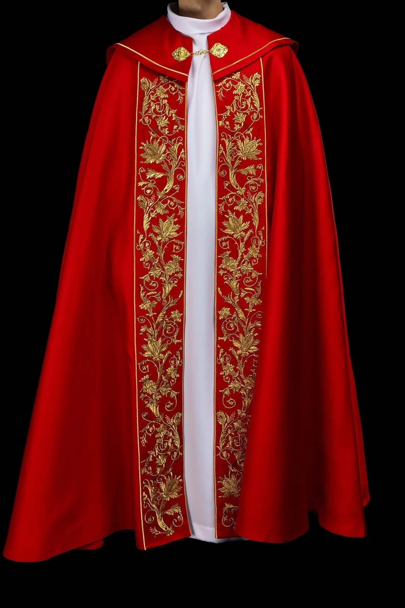 Capa litúrgica roja con bordado eucarístico