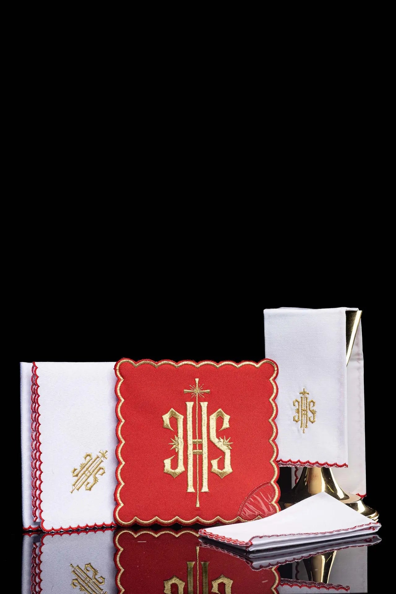 Conjunto de Cáliz Bordado Rojo IHS