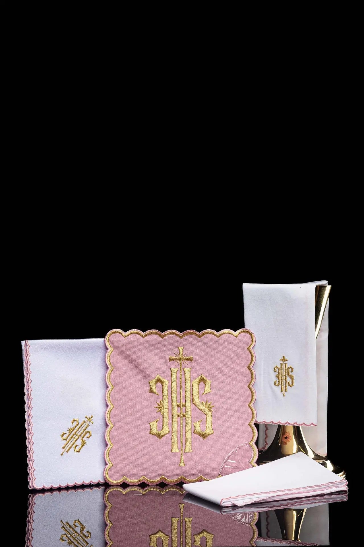 Lino de cáliz bordado IHS rosa