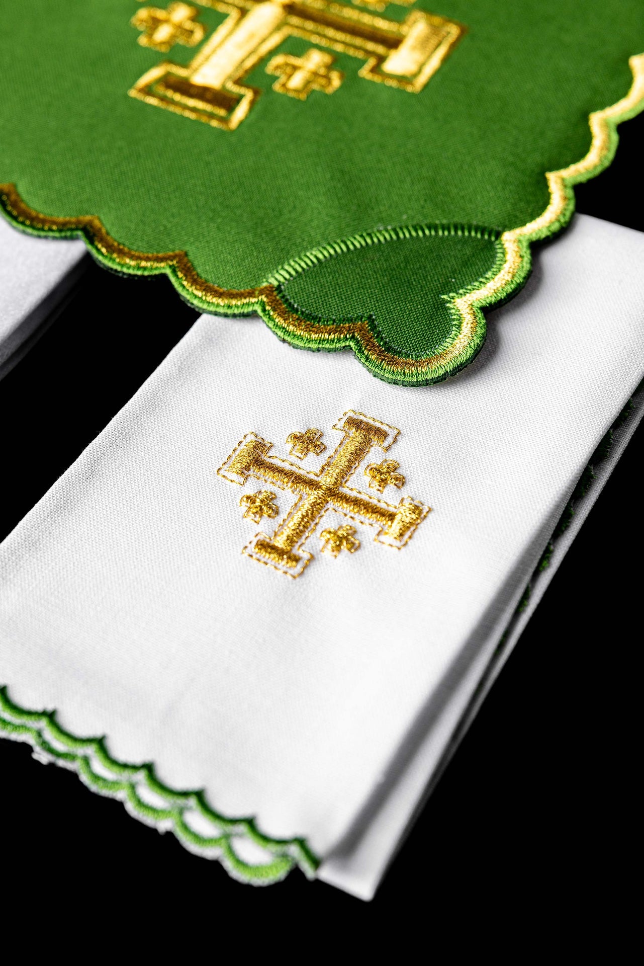 Lencería de cáliz bordada con Cruz de Jerusalén
