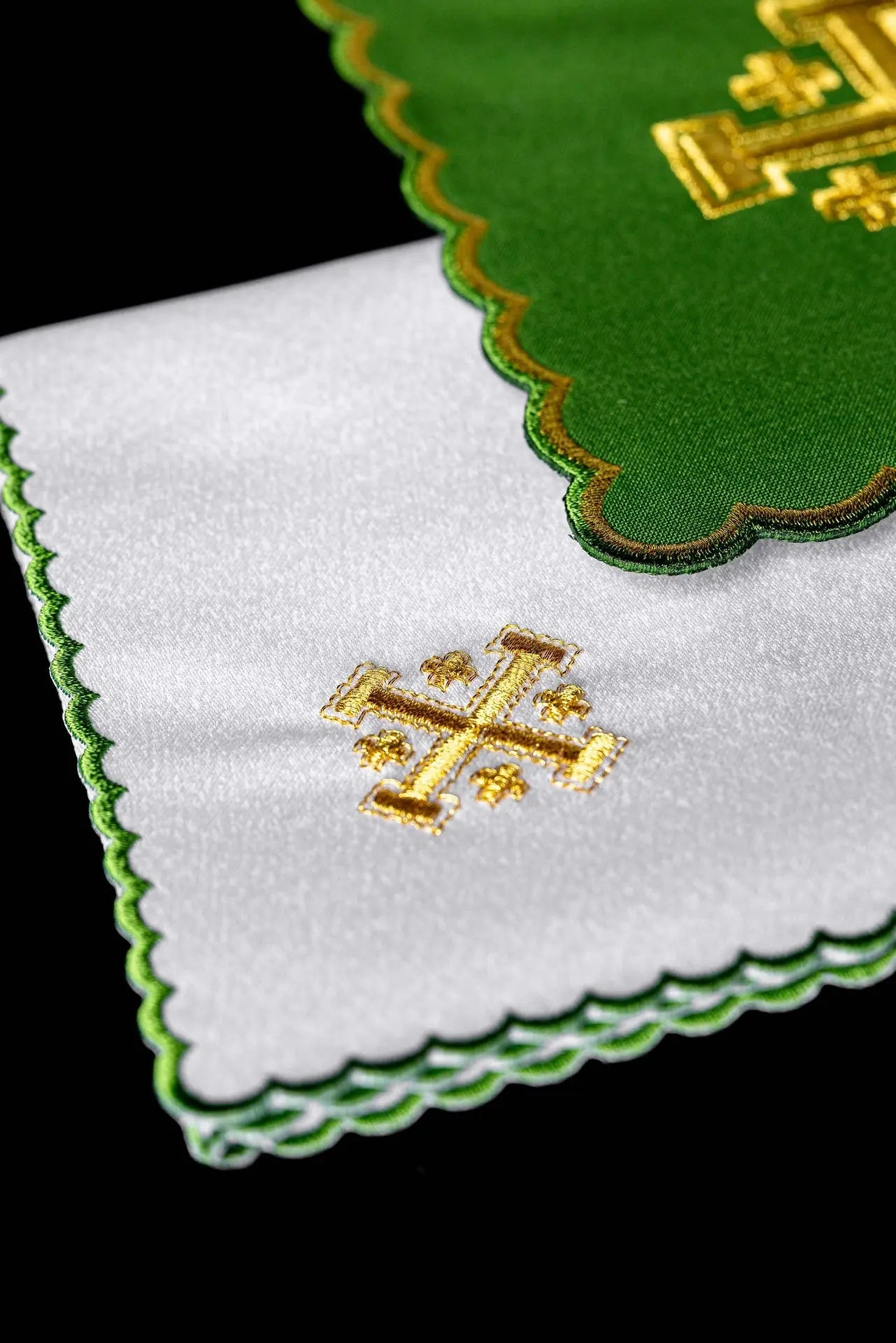 Lencería de cáliz bordada con Cruz de Jerusalén