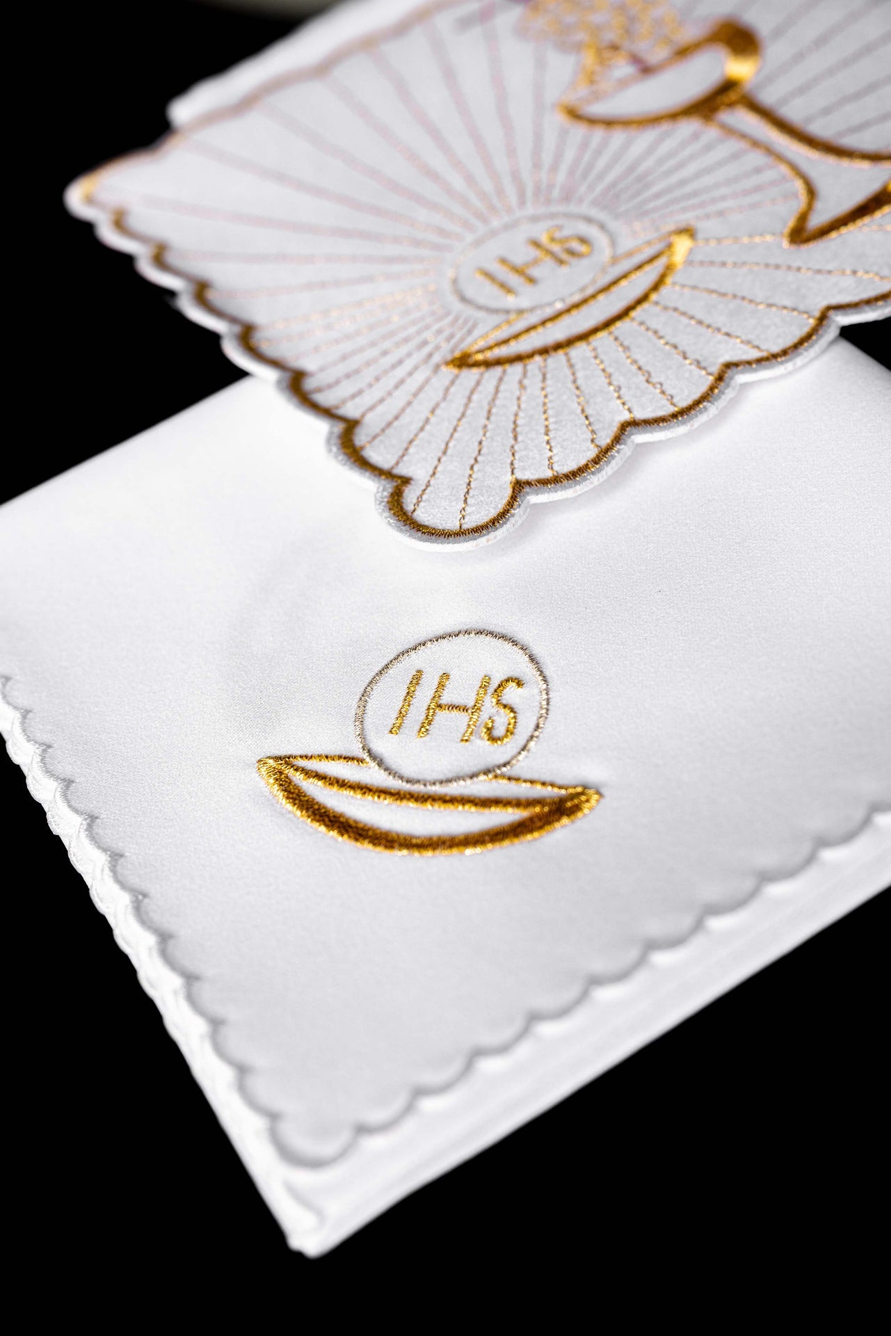 Lino para cáliz con bordado eucarístico