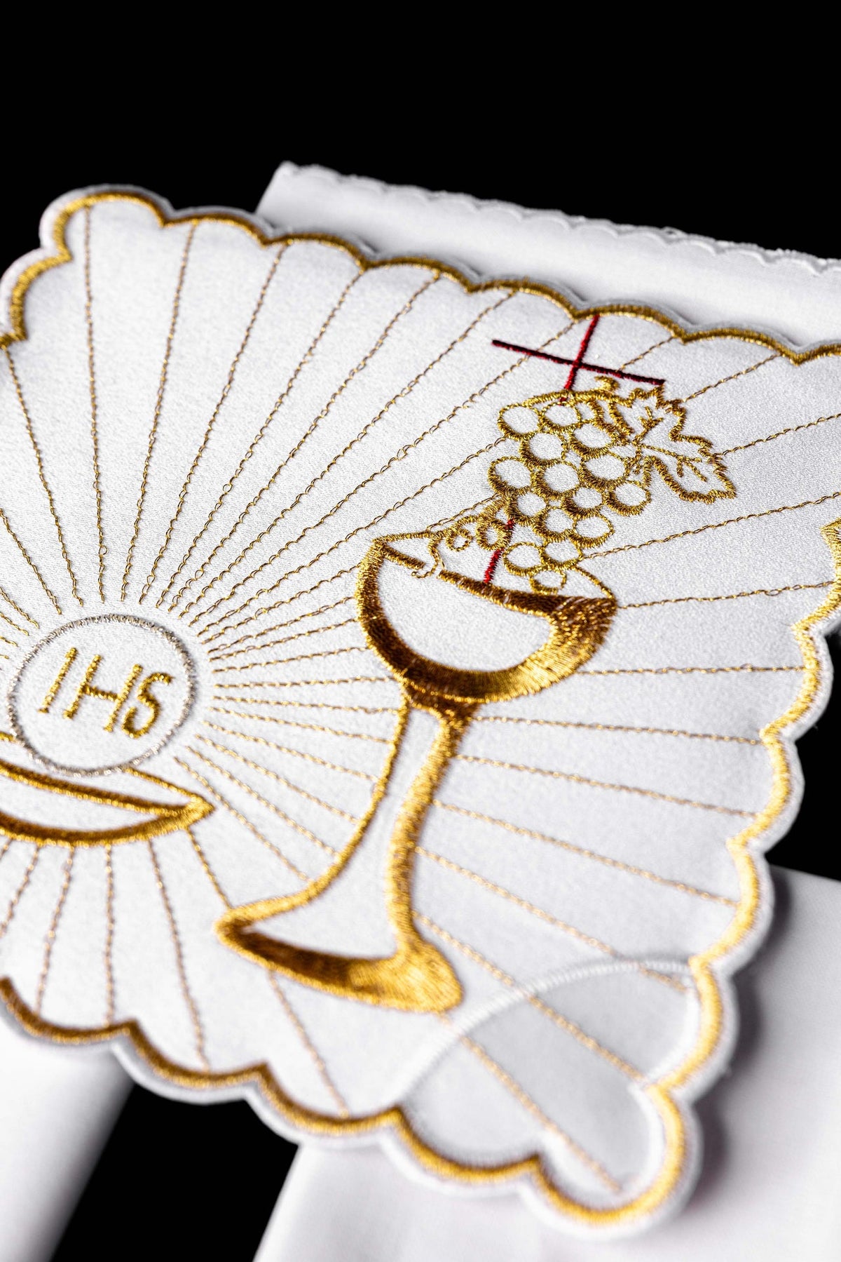 Lino para cáliz con bordado eucarístico