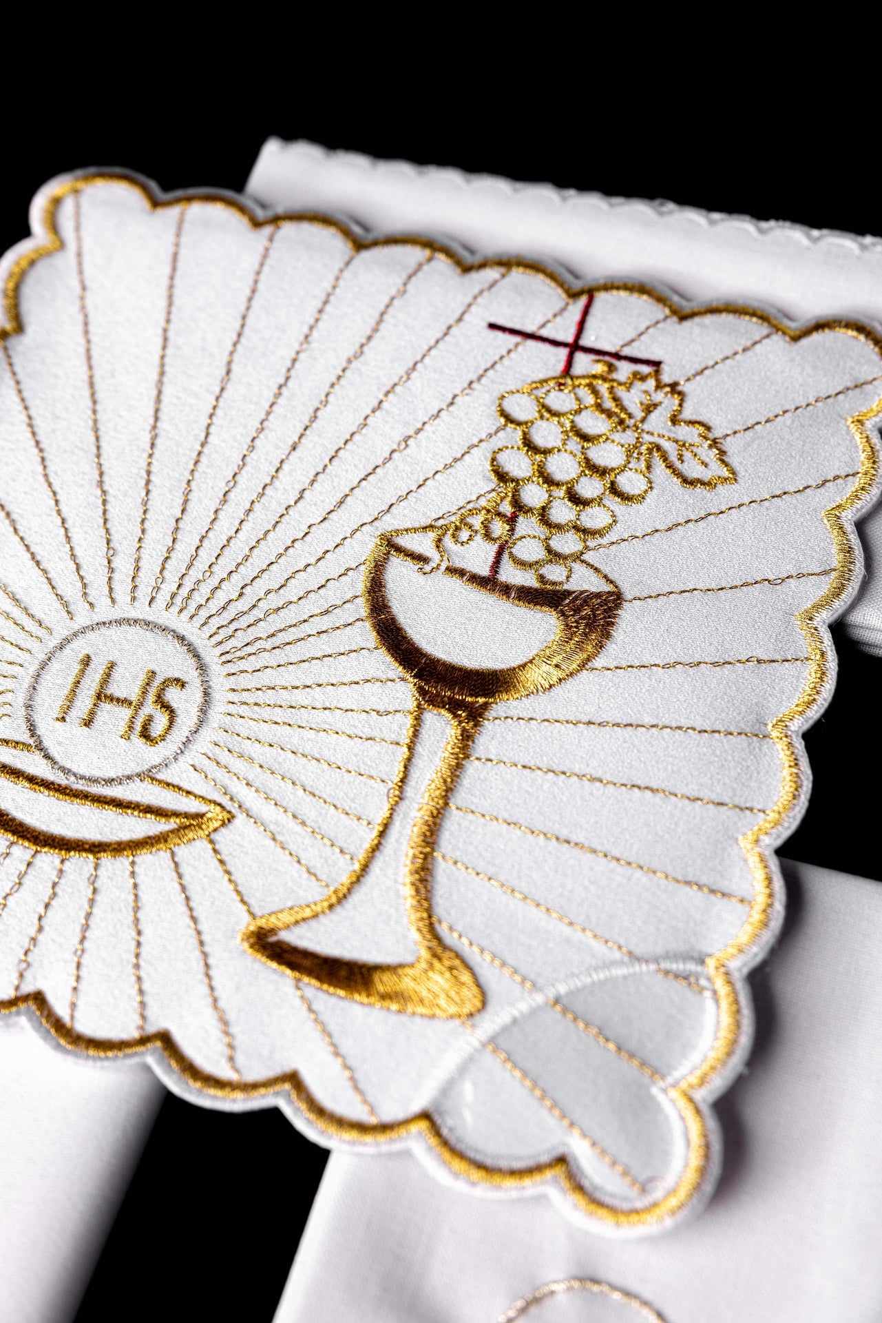 Lino para cáliz con bordado eucarístico