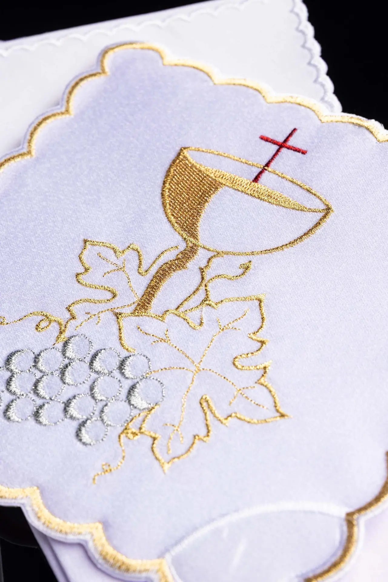 Chalice Linen Set with Chalice and Grapes Embroidery