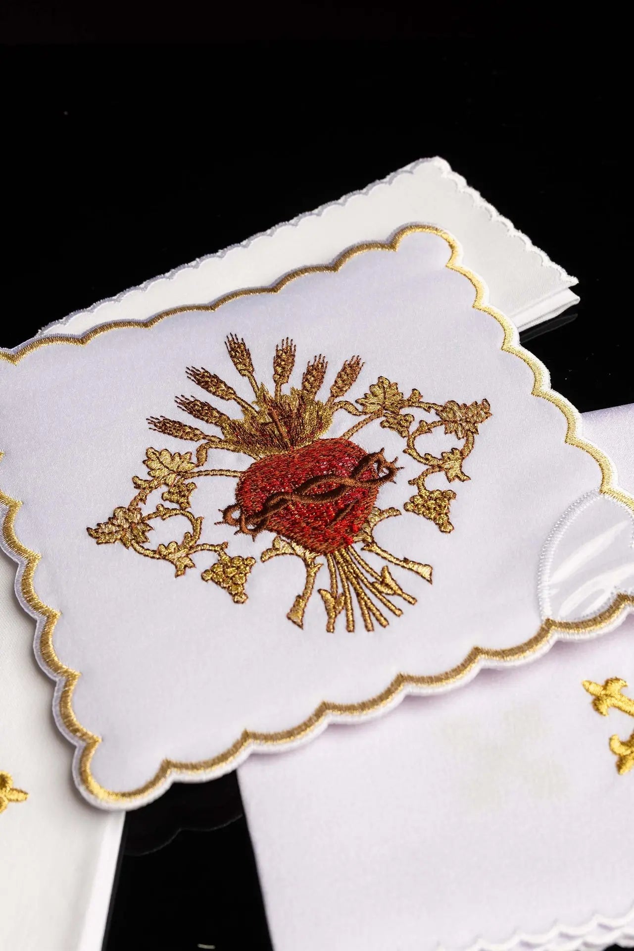 Lino para cáliz bordado con el Corazón de Jesús